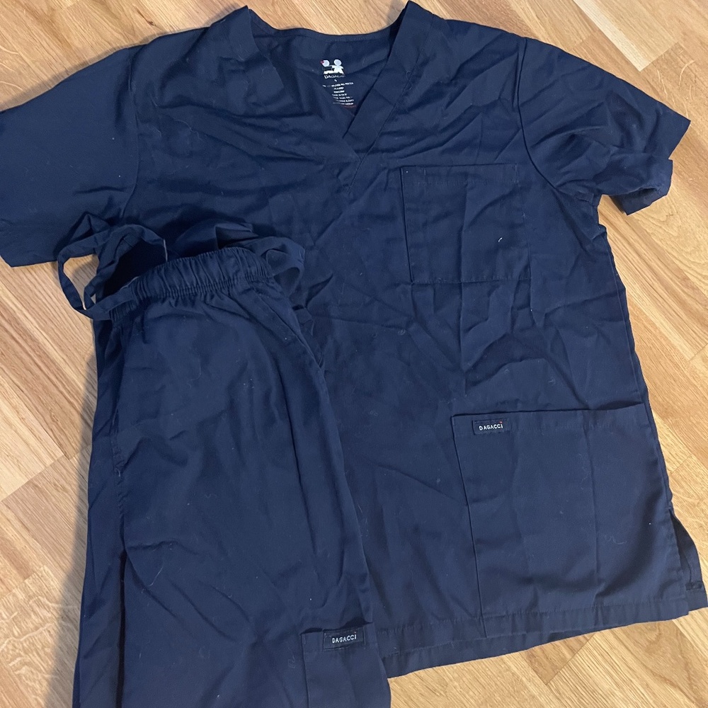 Dagacci Scrubs Uniform Women and Man Scrubs Set Medical Scrubs Top and Pants